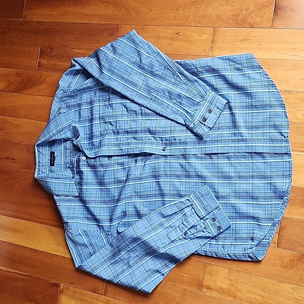 Croft and Barrow sz M men's button-down shirt.